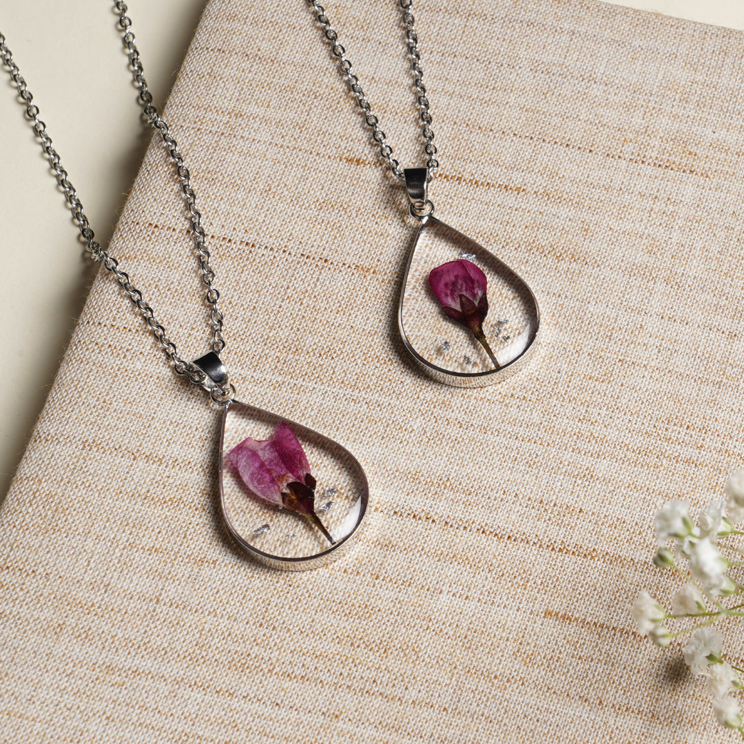 Cherry blossoms in the air 🌸 Necklace