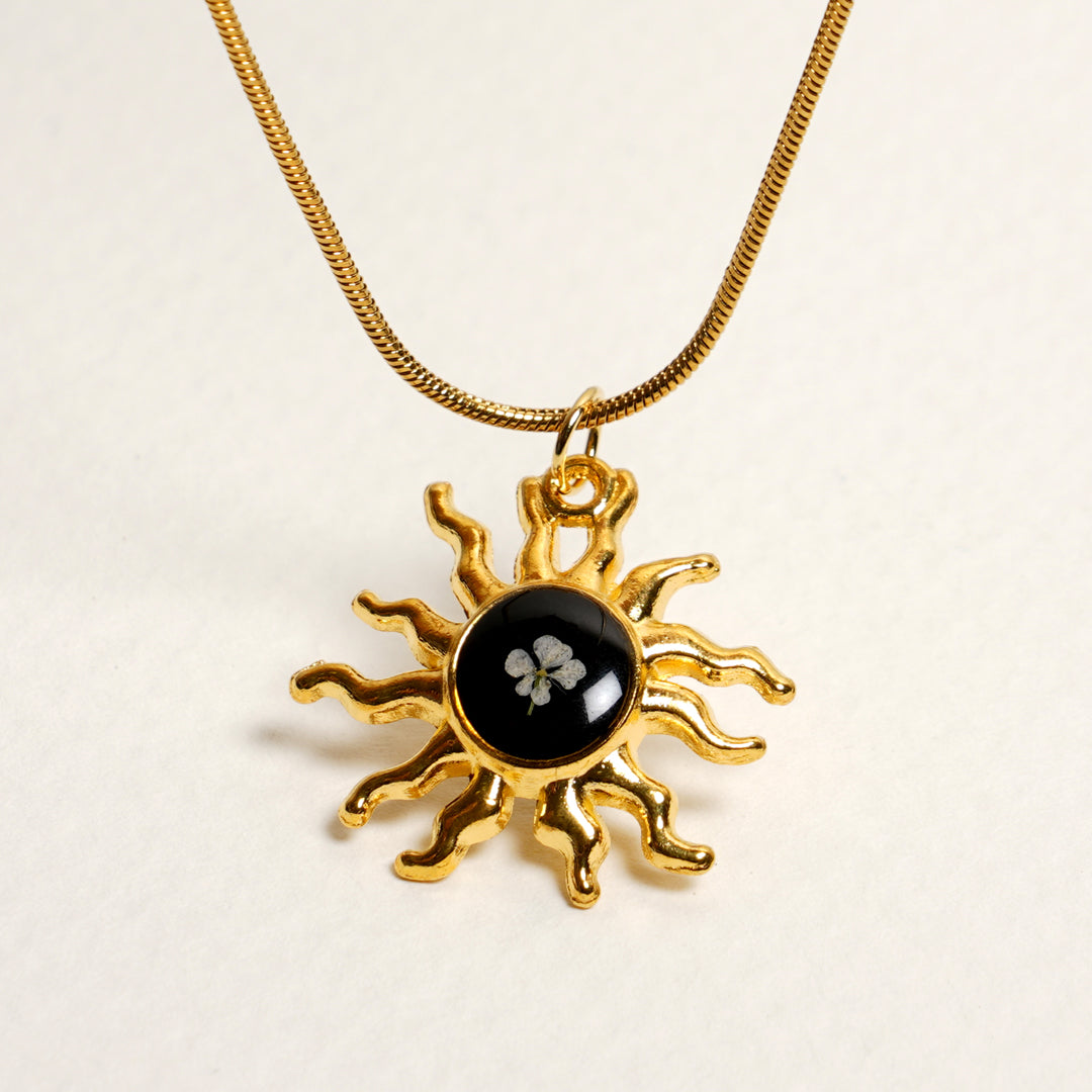 Sun- Crowned Queen ๐ธ