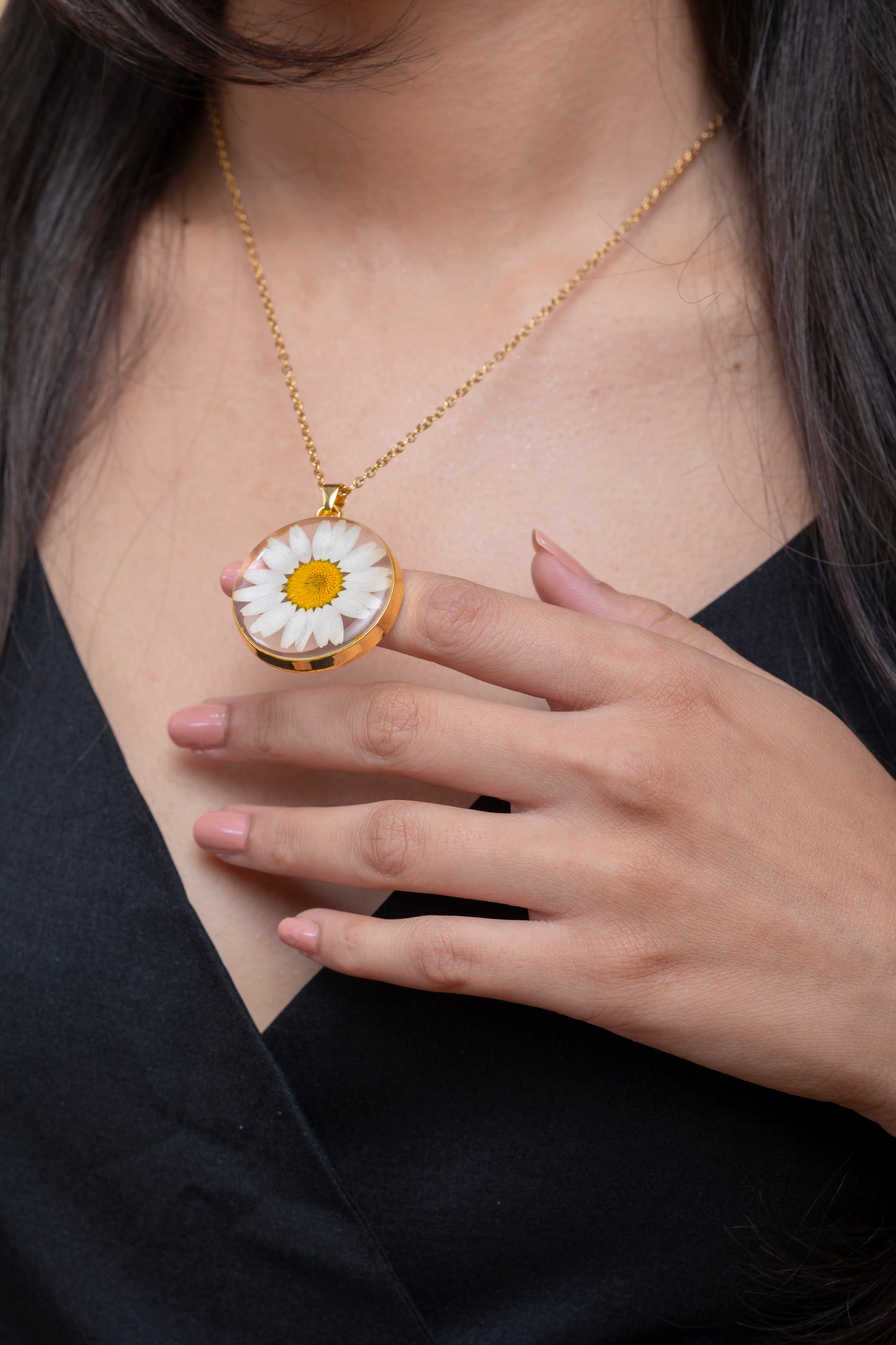 Majestic Daisy Necklace