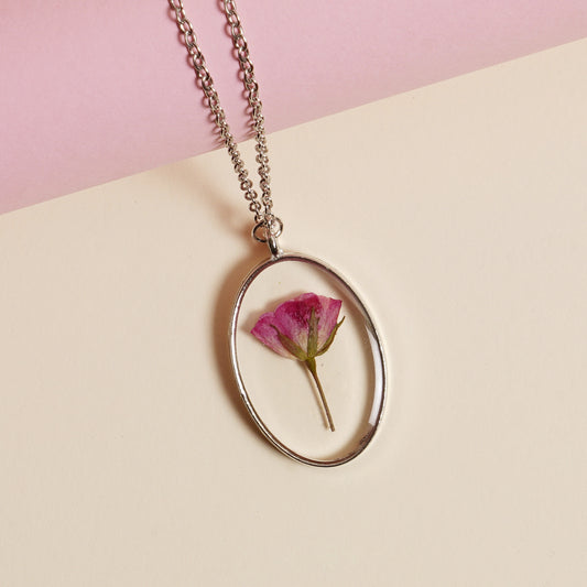 An affectionate embrace Necklace 💝