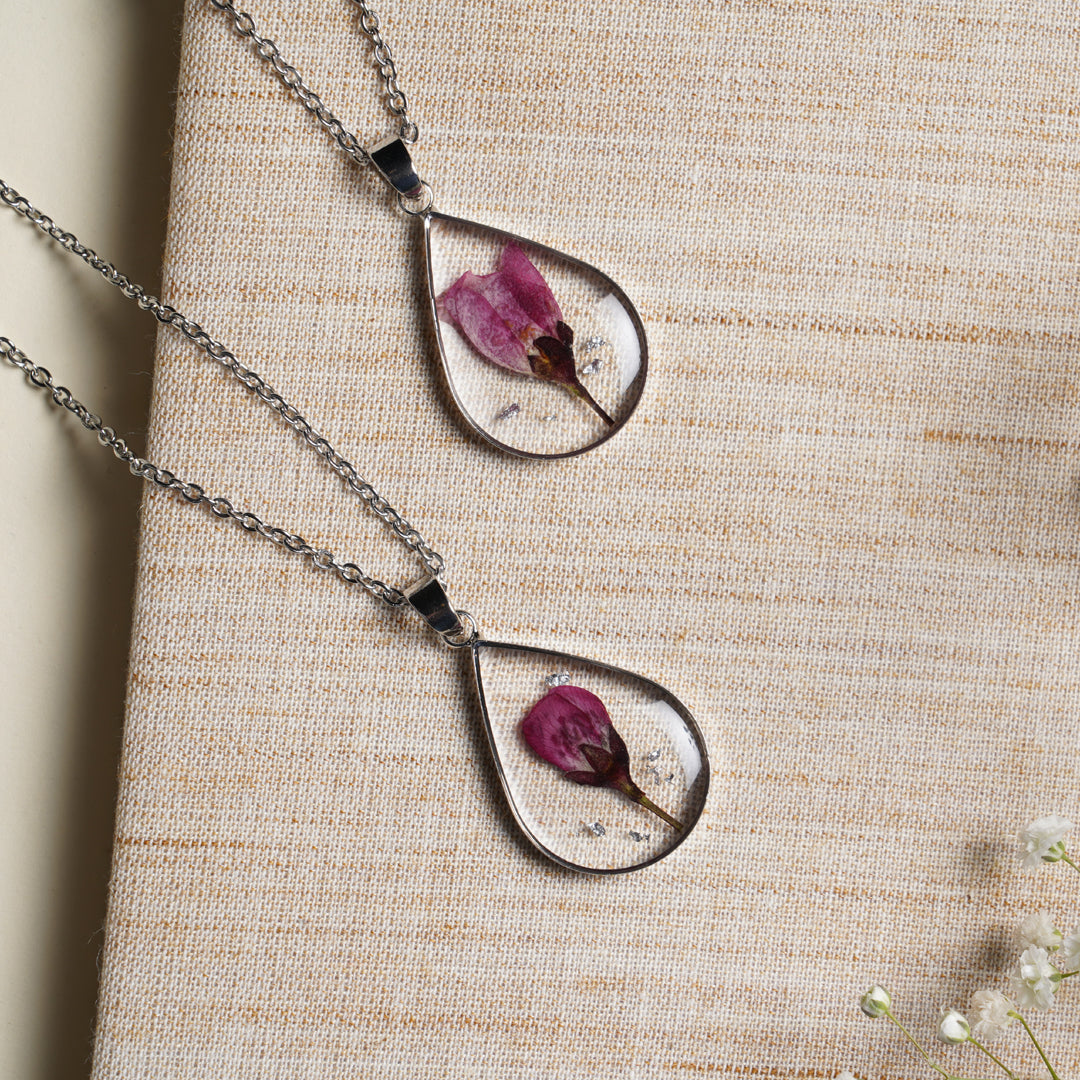Cherry blossoms in the air 🌸 Necklace