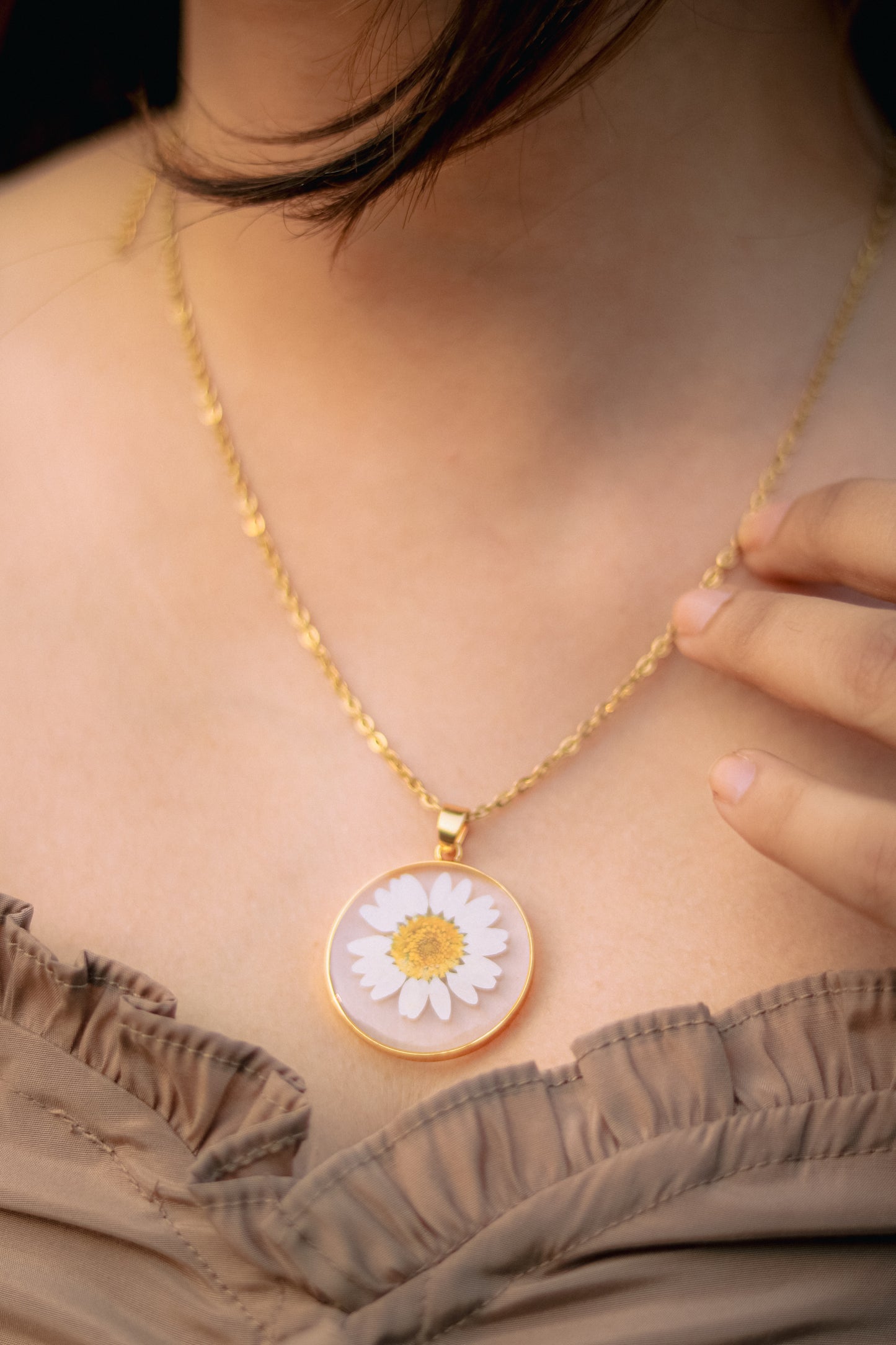 Majestic Daisy Necklace
