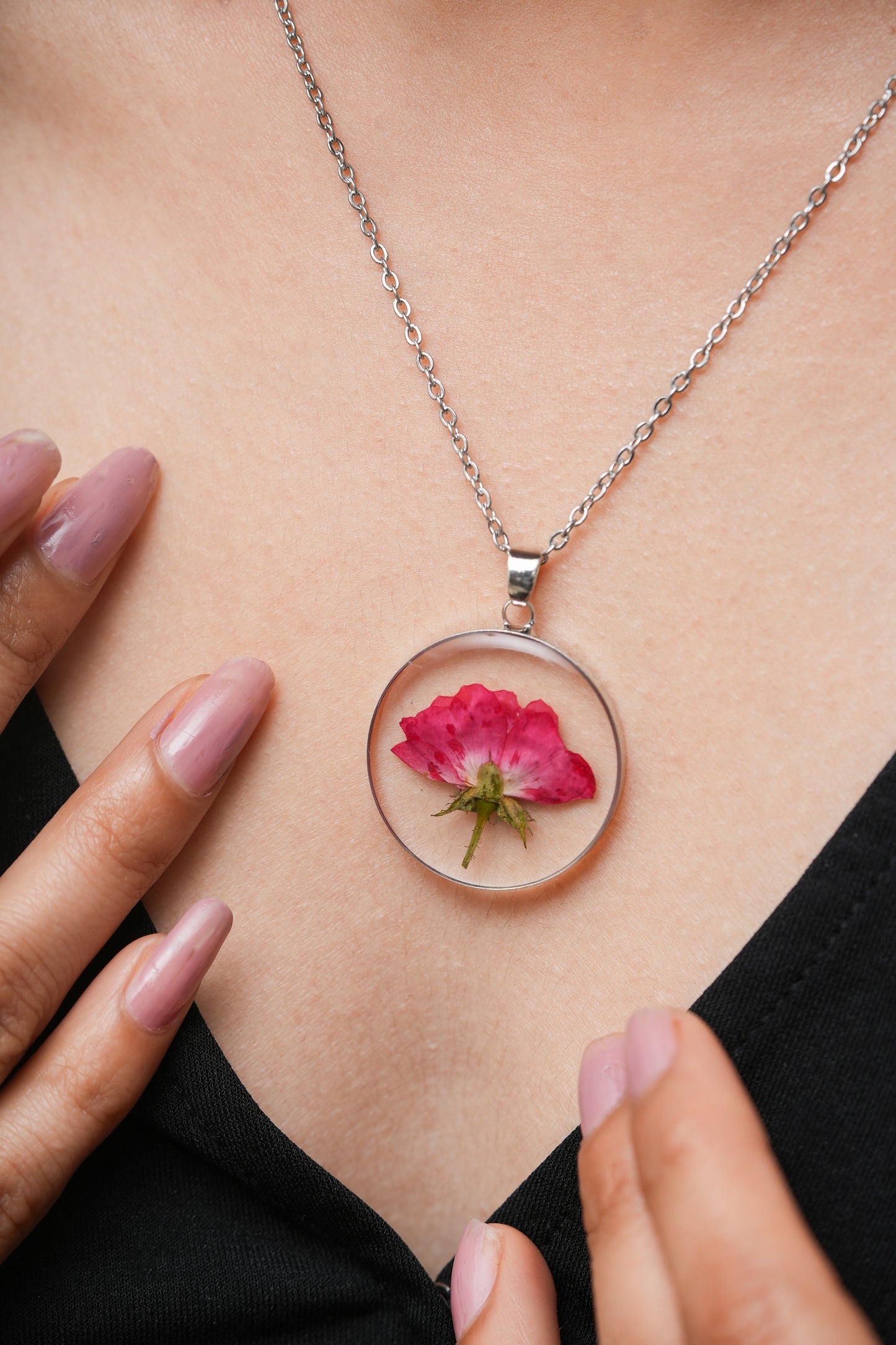 The Red Rose Necklace