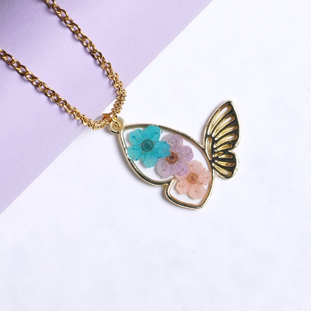 Vanessa Necklace 🦋