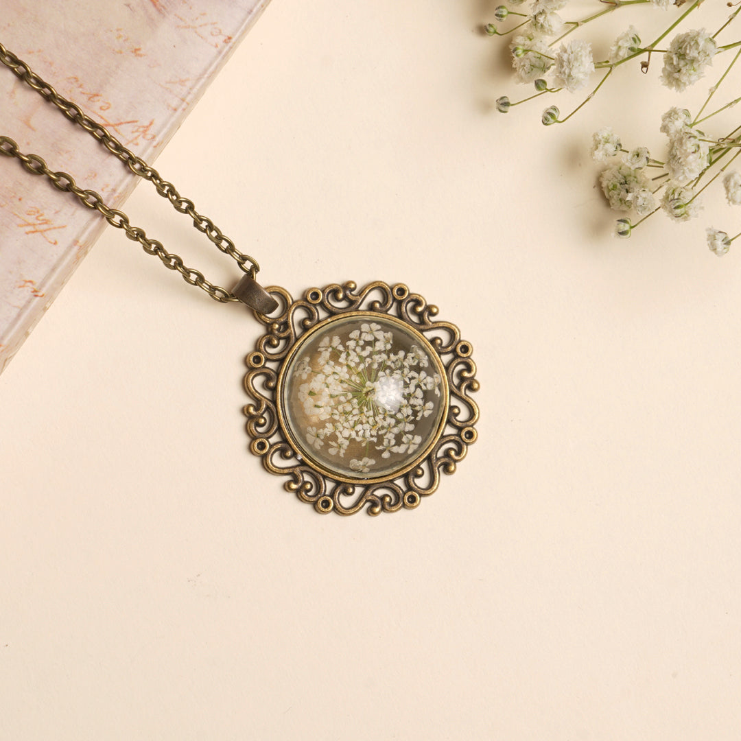 Victorian Queen Annes Lace Necklace