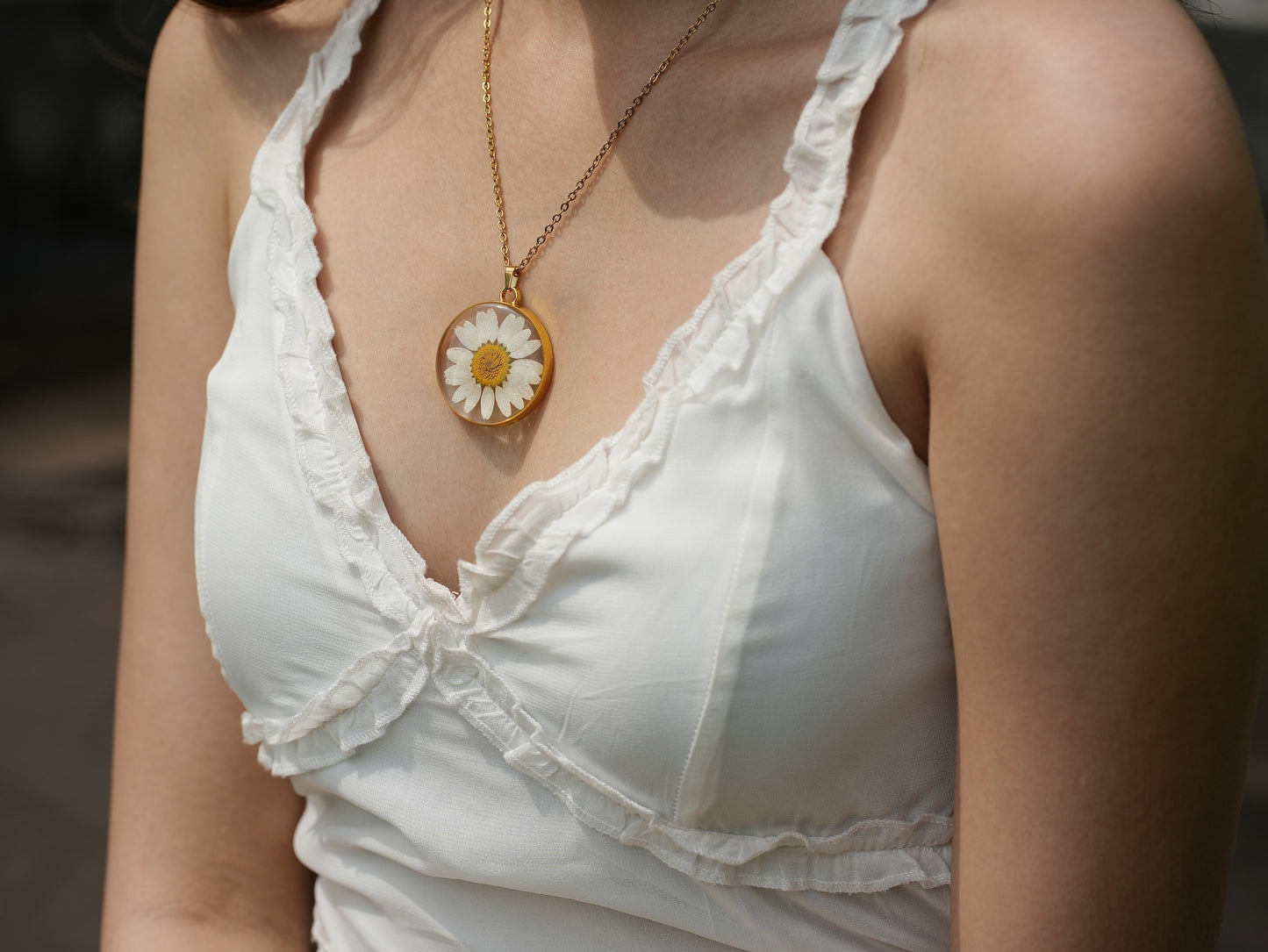 Majestic Daisy Necklace