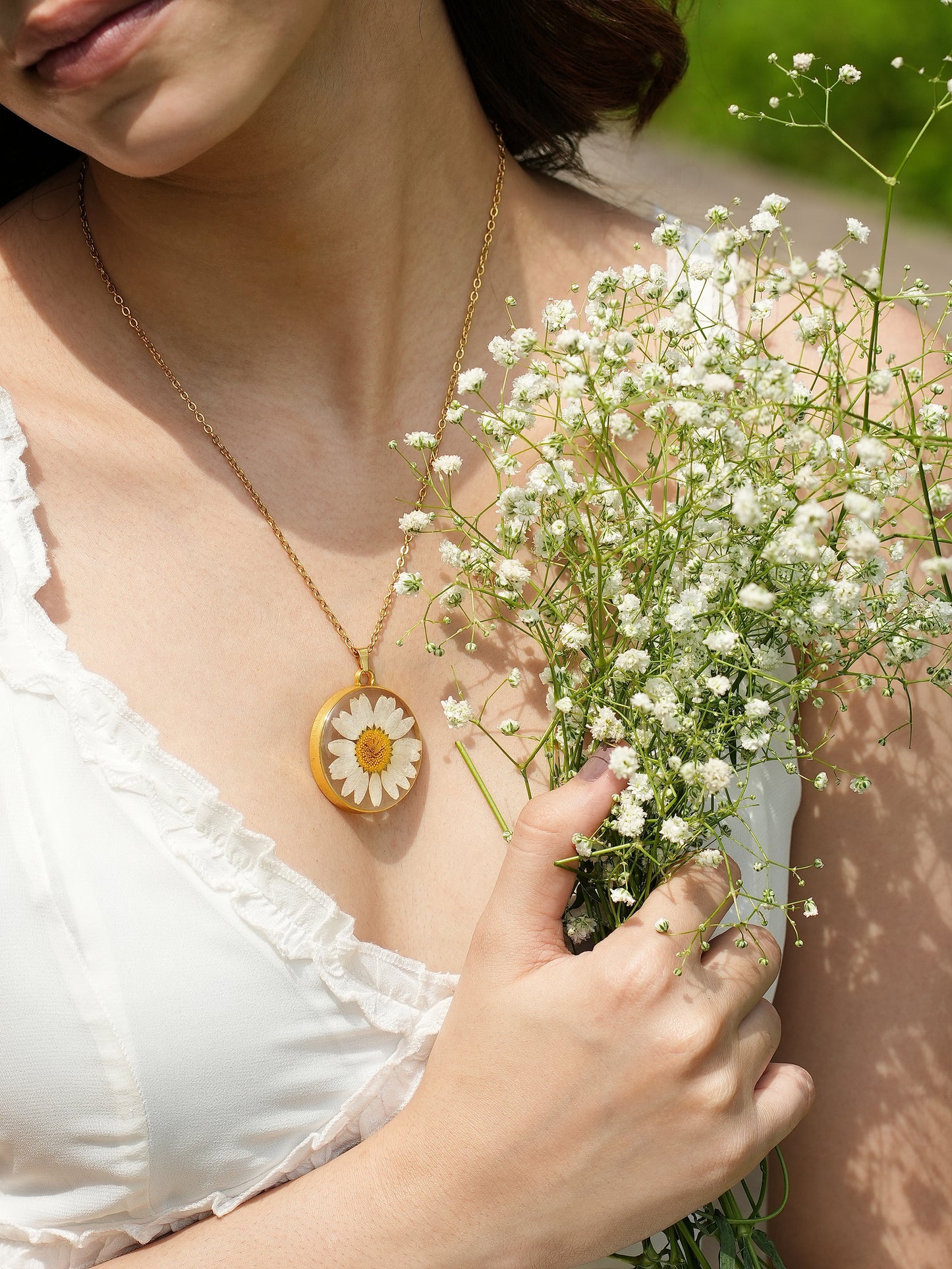 Majestic Daisy Necklace