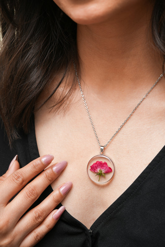 The Red Rose Necklace