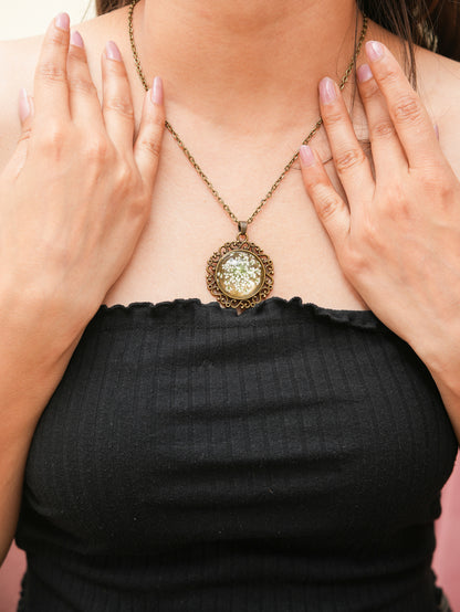Victorian Queen Annes Lace Necklace